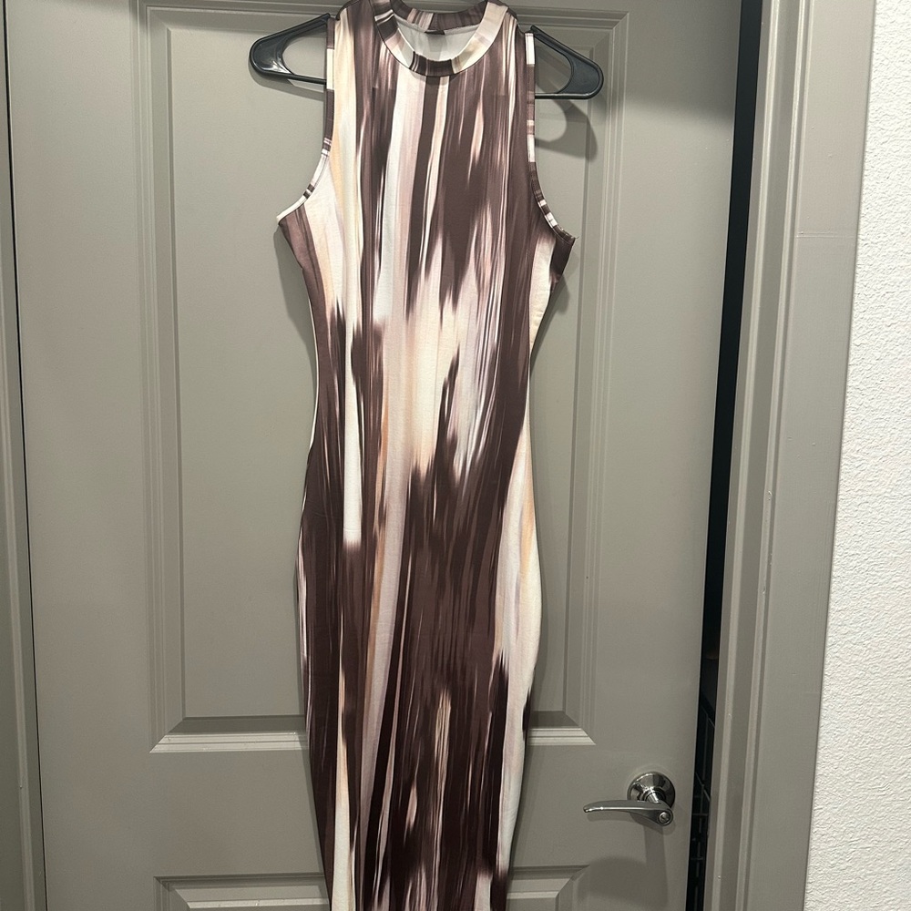 Elegant Brown and Cream Sleeveless Dress